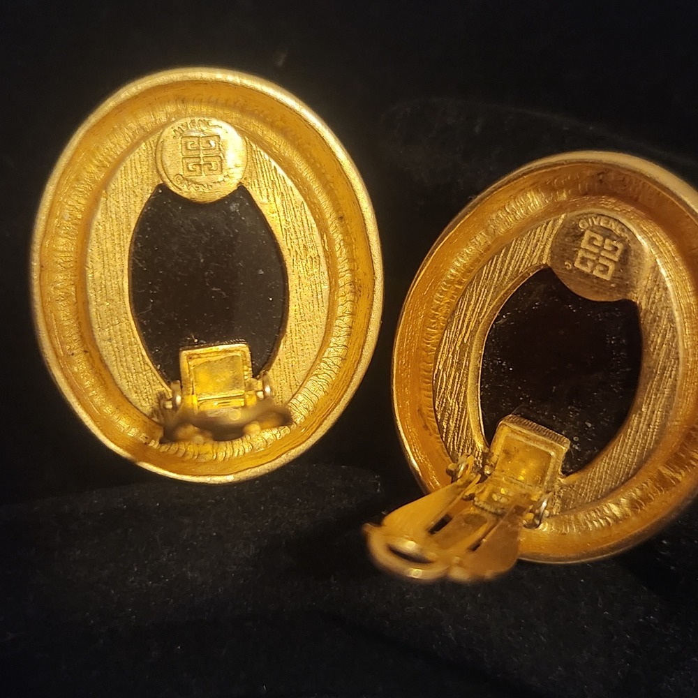 Givenchy Vintage Gold Tone Oval Amber Resin Cabochon Clip On Earrings Logo 4G - Picture 6 of 15